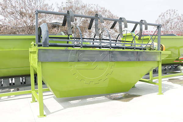 Screen machine for powder fertilizer making